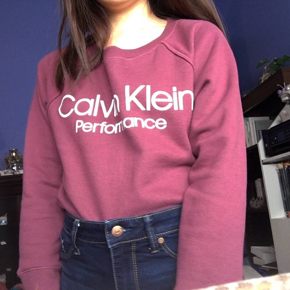 maroon sweater